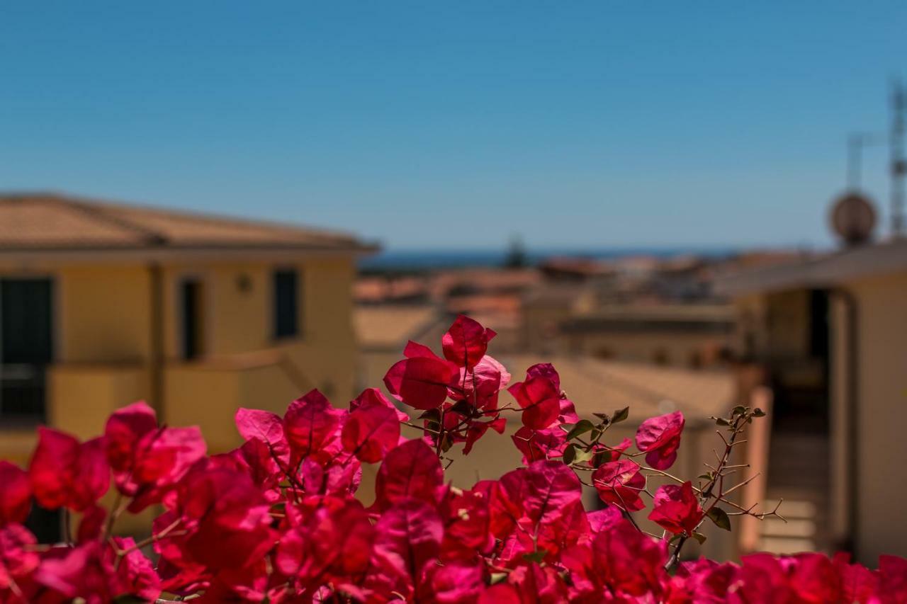 Апартаменты Seaview Orosei Townhouse By Sardiniagem Экстерьер фото